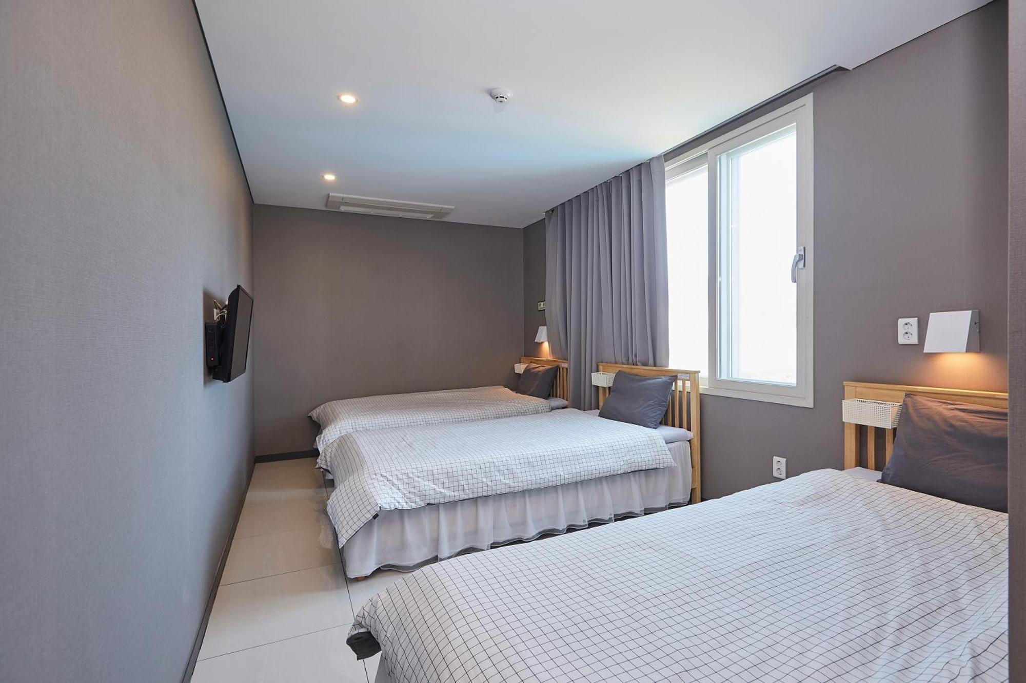 Red-Lighthouse Guest House Sokcho Habitación foto
